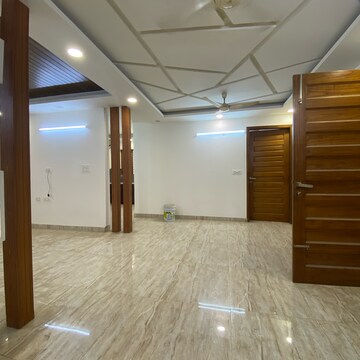 Living Room in 3 BHK Builder Floor at Sector 85 – for Sale