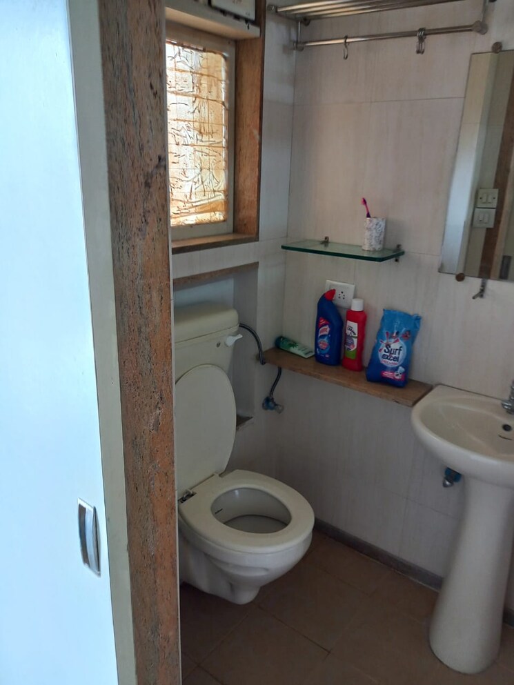 Bathroom, sunita-apartment-cuffe-parade 2 Bedroom 810 Sq.Ft. Apartment In Cuffe Parade Mumbai 7363323