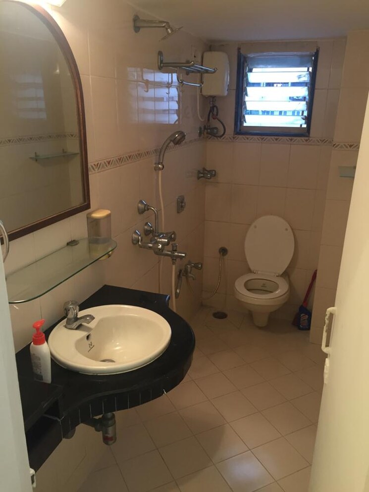 Bathroom, sindh-chambers 1 Bedroom 525 Sq.Ft. Apartment In Colaba Mumbai 7363751