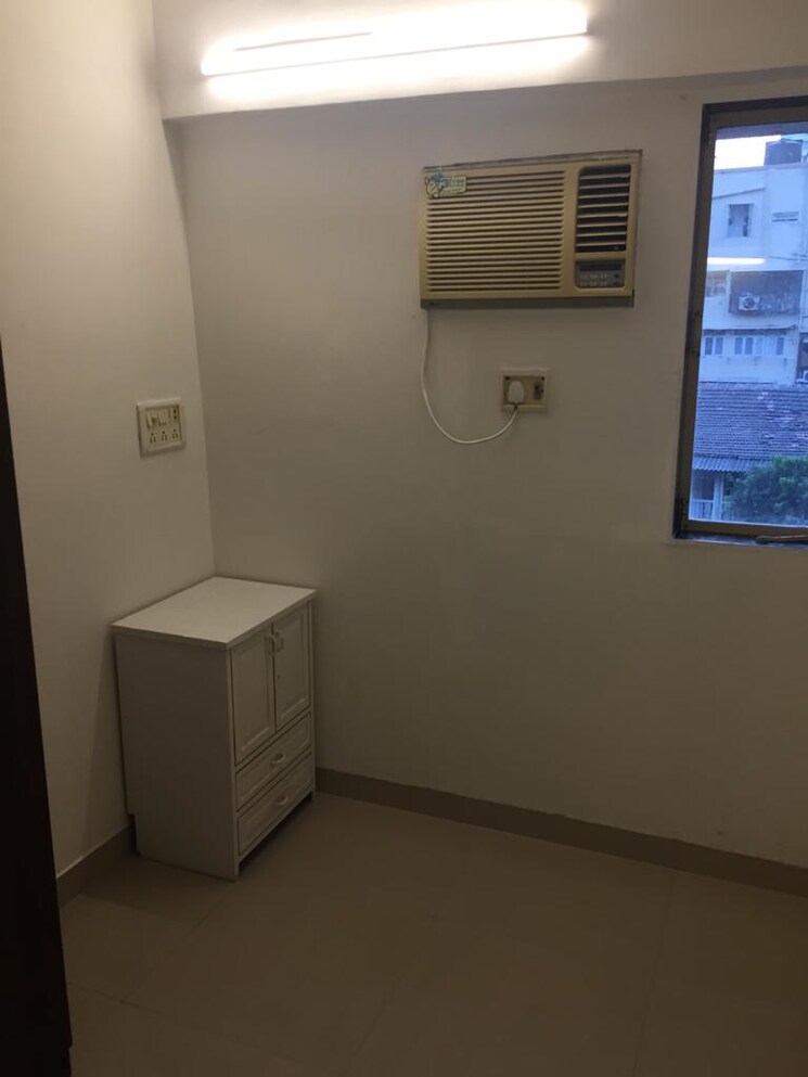 Room, sindh-chambers 1 Bedroom 525 Sq.Ft. Apartment In Colaba Mumbai 7363751