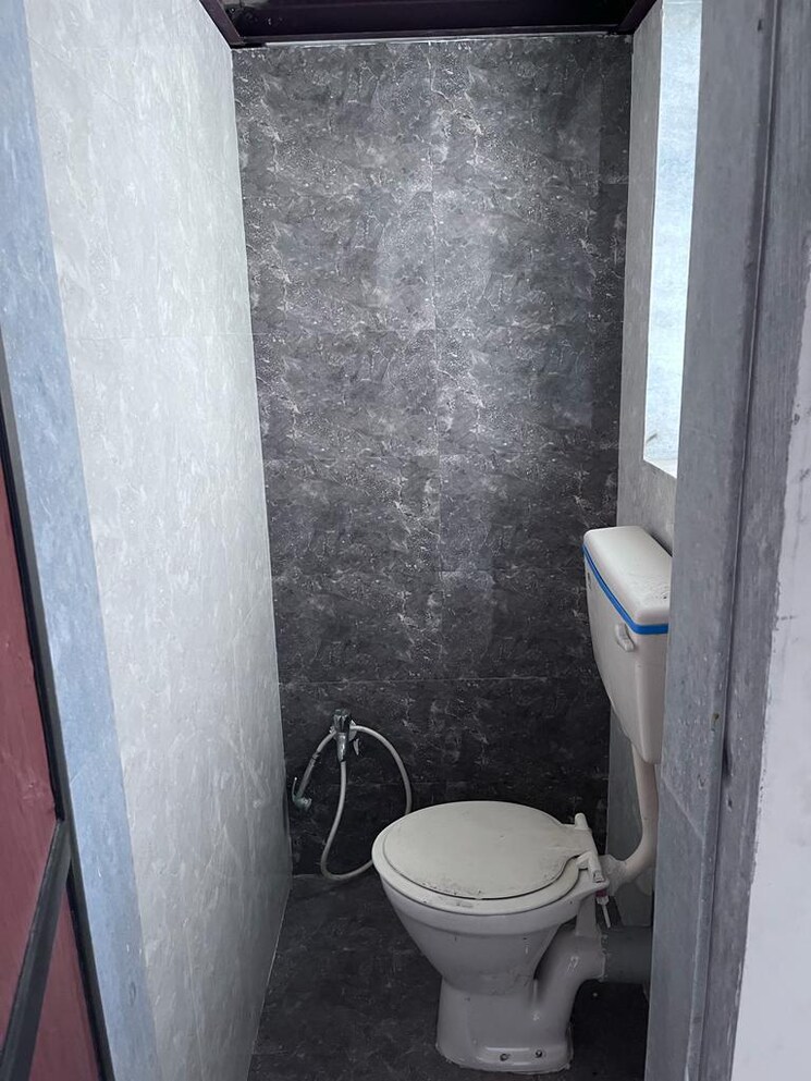 Bathroom, sneha-sadan-apartment 1 Bedroom 600 Sq.Ft. Apartment In Colaba Mumbai 7363912