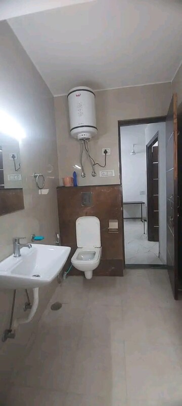 Bathroom in 4 BHK Apartment at M3M Capital, Sector 113 – for Sale