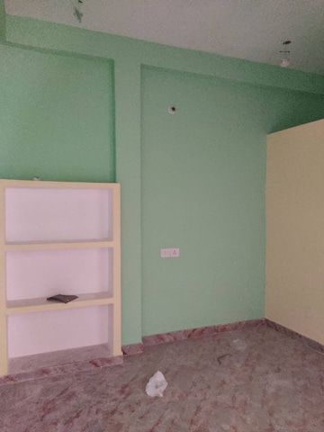 Room in 3 BHK Apartment at Gomti Nagar – for Sale