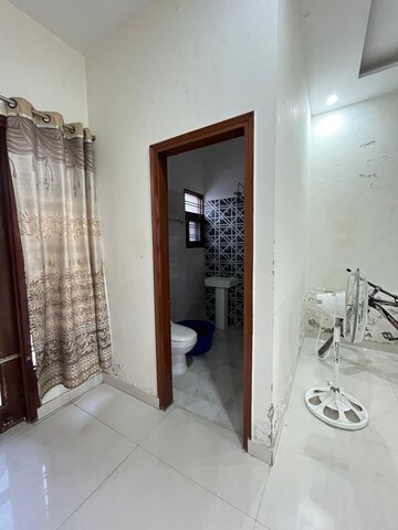 Room in 3 BHK Independent House at Sector 124 – for Sale