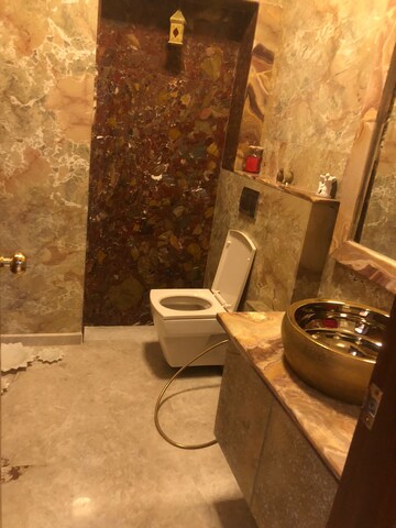 Furnished Amenities in 5 BHK Penthouse at BPTP Freedom Park Life, Sector 57 – for Sale