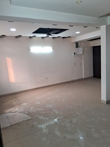 Room in 3 BHK Apartment at Srs Royal Hills, Sector 87 – for Sale