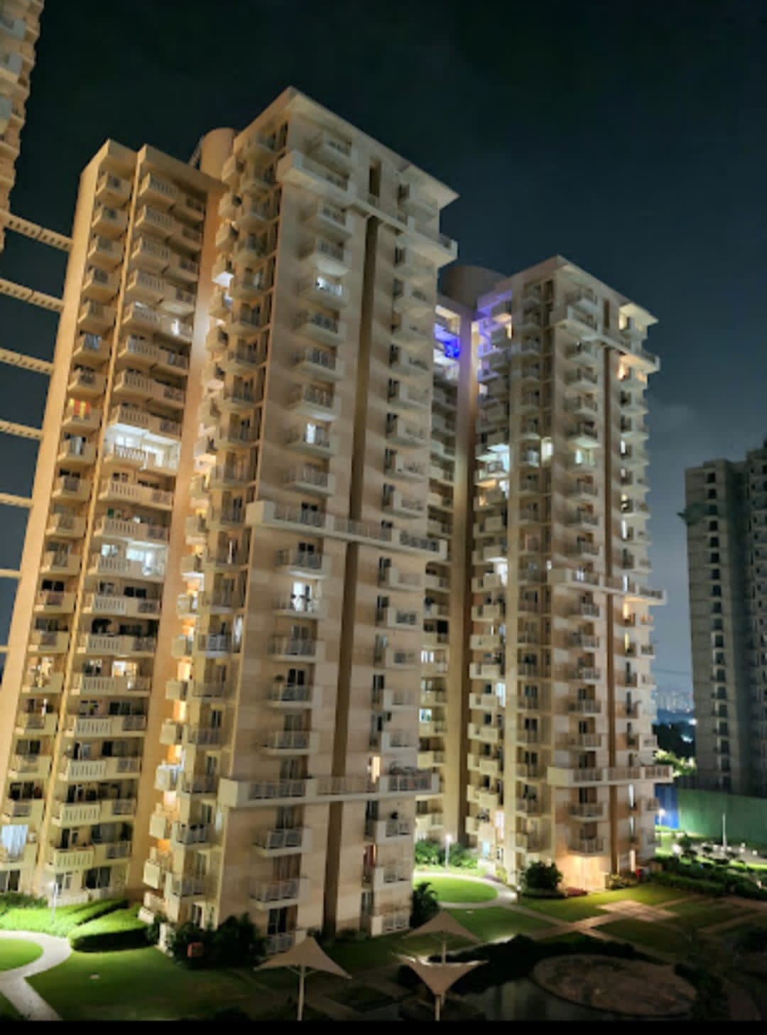 Resale 1.5 Bedroom 560 Sq.Ft. Villa in Arun Vihar Noida 7498812