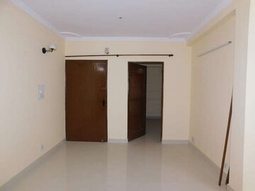 Room in 3 BHK Builder Floor at Rohini Sector 26 – for Sale
