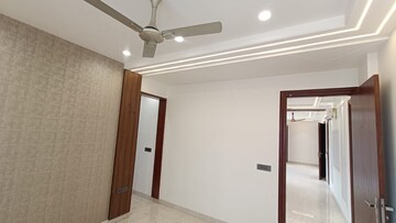 Room in 4 BHK Builder Floor at BPTP Eden Estate, Sector 81 – for Sale