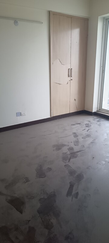 Room in 3 BHK Apartment at MGH Mulberry County, Sector 70 – for Sale