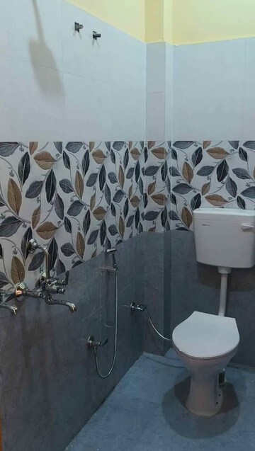 Master Bedroom in 2 BHK Independent House at Deva Road – for Sale