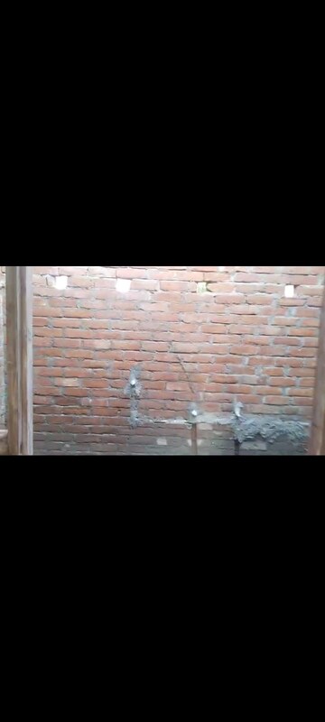 Room in 2 BHK Independent House at Kisan Path – for Sale