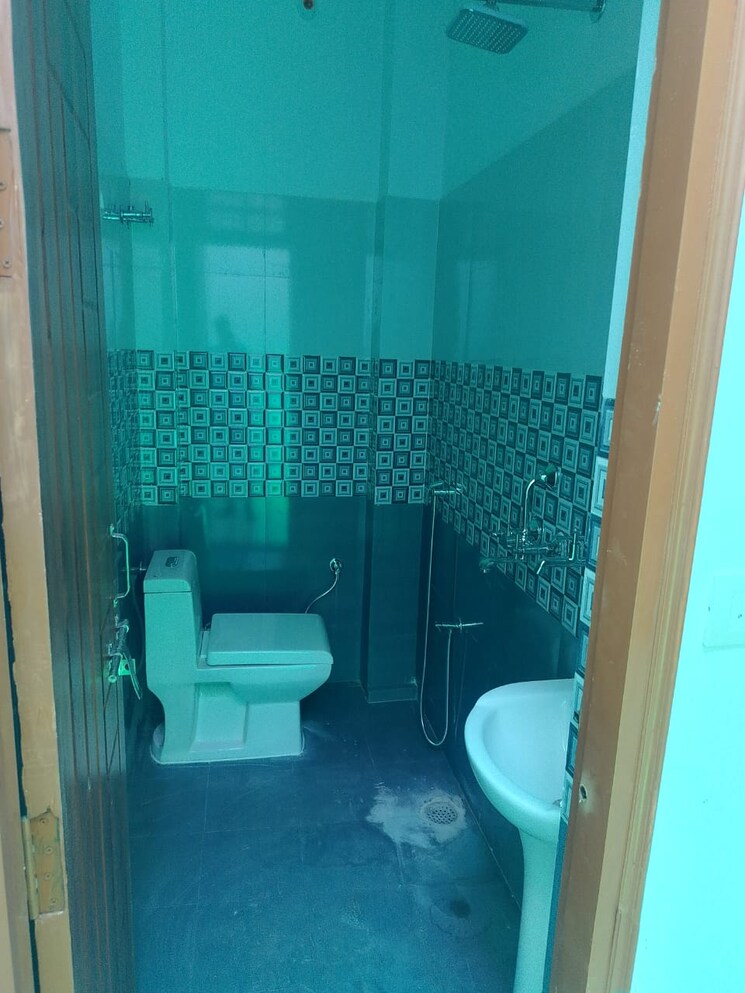 Bathroom, deva road 2 Bedroom 950 Sq.Ft. Independent House In Deva Road Lucknow 7365766