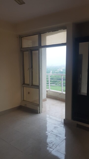 Room in 2 BHK Apartment at Stellar Mi Citihomes, Omicron Iii Greater Noida – for Sale