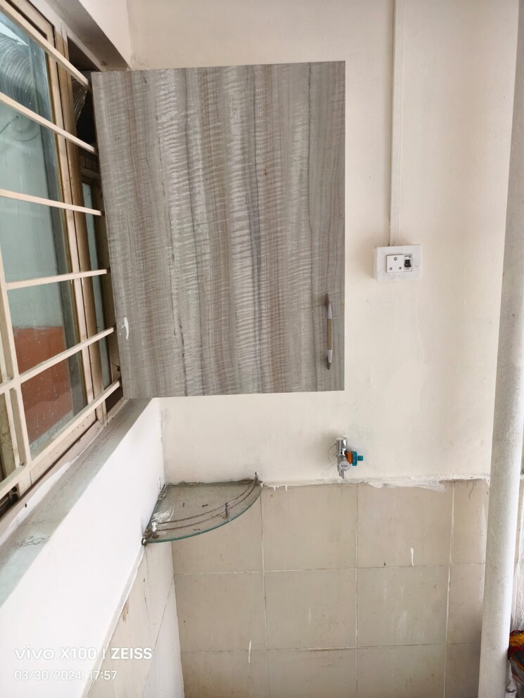 Bathroom, anand-green-crest 2 Bedroom 950 Sq.Ft. Apartment In Hadapsar Pune 7366008