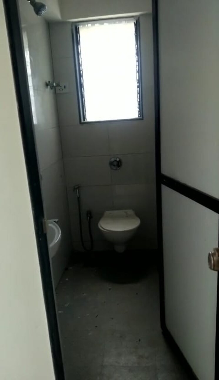 Bathroom, nakshatra-chs-parel 1 Bedroom 450 Sq.Ft. Apartment In Parel Mumbai 7366465