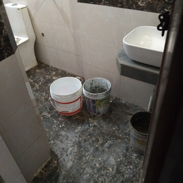 Furnished Amenities in 1.5 BHK Apartment at RWA Apartments Sector 37, Sector 37 – for Sale