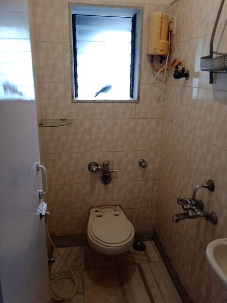 Bathroom, bhaskar-bhavan-mahim-west 2 Bedroom 600 Sq.Ft. Apartment In Mahim West Mumbai 7366578