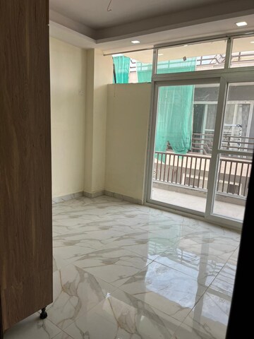 Room in 3 BHK Apartment at Tulip White, Sector 69 – for Sale