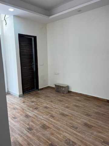 Room in 3 BHK Apartment at Tulip White, Sector 69 – for Sale