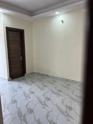 Room in 3 BHK Apartment at Tulip White, Sector 69 – for Sale