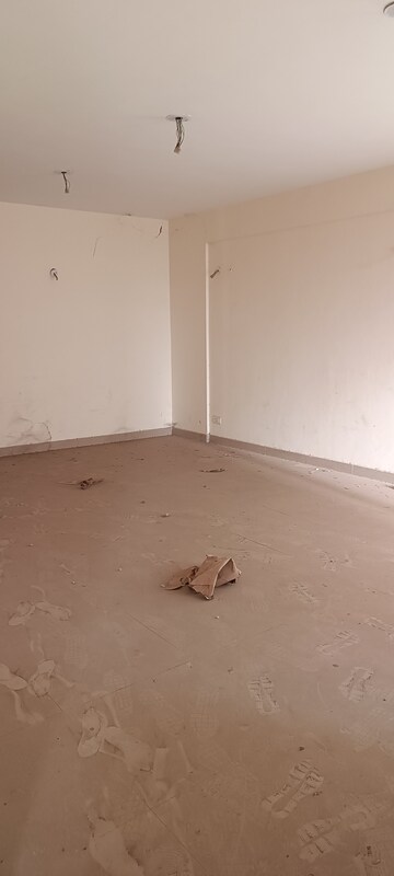 Room in 2 BHK Apartment at Bptp Park Floors ii, Sector 76 – for Sale