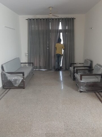 Living Room in 3 BHK Builder Floor at Ansal API Palam Corporate Plaza, Sector 3 – for Sale