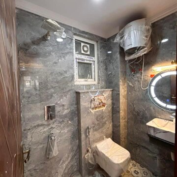 Furnished Amenities in 3 BHK Builder Floor at Chattarpur – for Sale