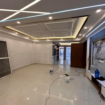 Parking in 3 BHK Builder Floor at Chattarpur – for Sale