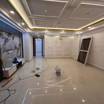 Team Area in 3 BHK Builder Floor at Chattarpur – for Sale