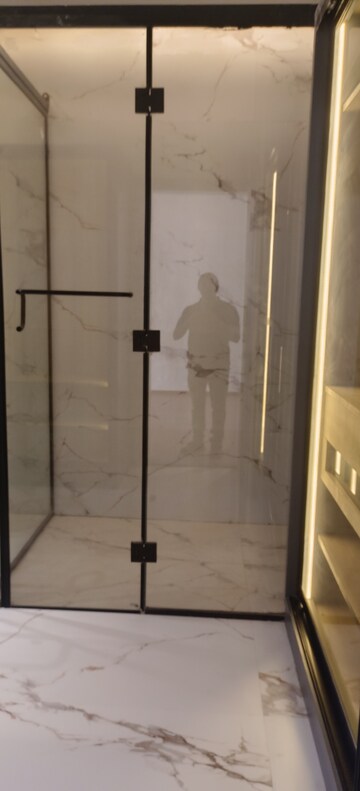 Bathroom in 5 BHK Villa at Chinmay Urbanac Garden, Gomti Nagar – for Sale