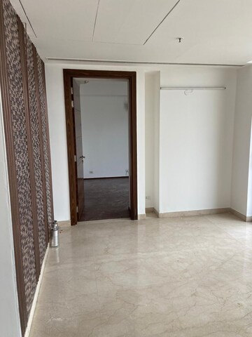Room in 4 BHK Apartment at M3M Golf Estate Fairway East, Sector 65 – for Sale