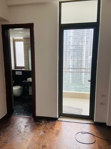 Room in 4 BHK Apartment at M3M Golf Estate Fairway West, Sector 65 – for Sale