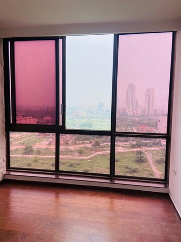 Room in 4 BHK Apartment at M3M Golf Estate Fairway West, Sector 65 – for Sale