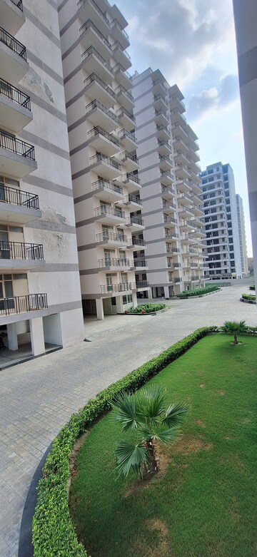 3.5 BHK Apartment – Exterior View View at Cosmos Express 99, Sector 99 - for Sale
