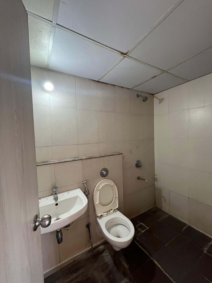 Bathroom, lodha-palava-exotica 2 Bedroom 1404 Sq.Ft. Apartment In Dombivli East Thane 7367840