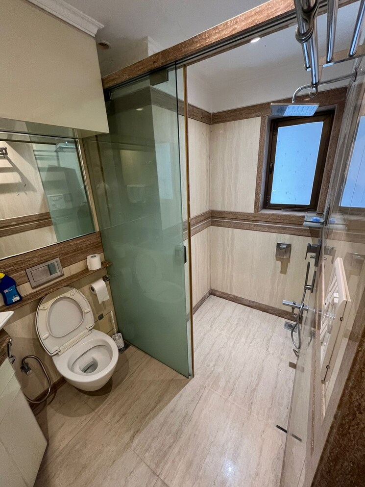 Bathroom, maker-tower 4 Bedroom 3000 Sq.Ft. Apartment In Cuffe Parade Mumbai 7368011