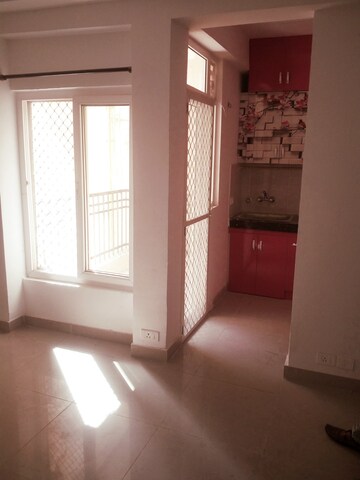 Room in 2.5 BHK Apartment at Ajnara Le Garden, Sector 16b Greater Noida – for Sale