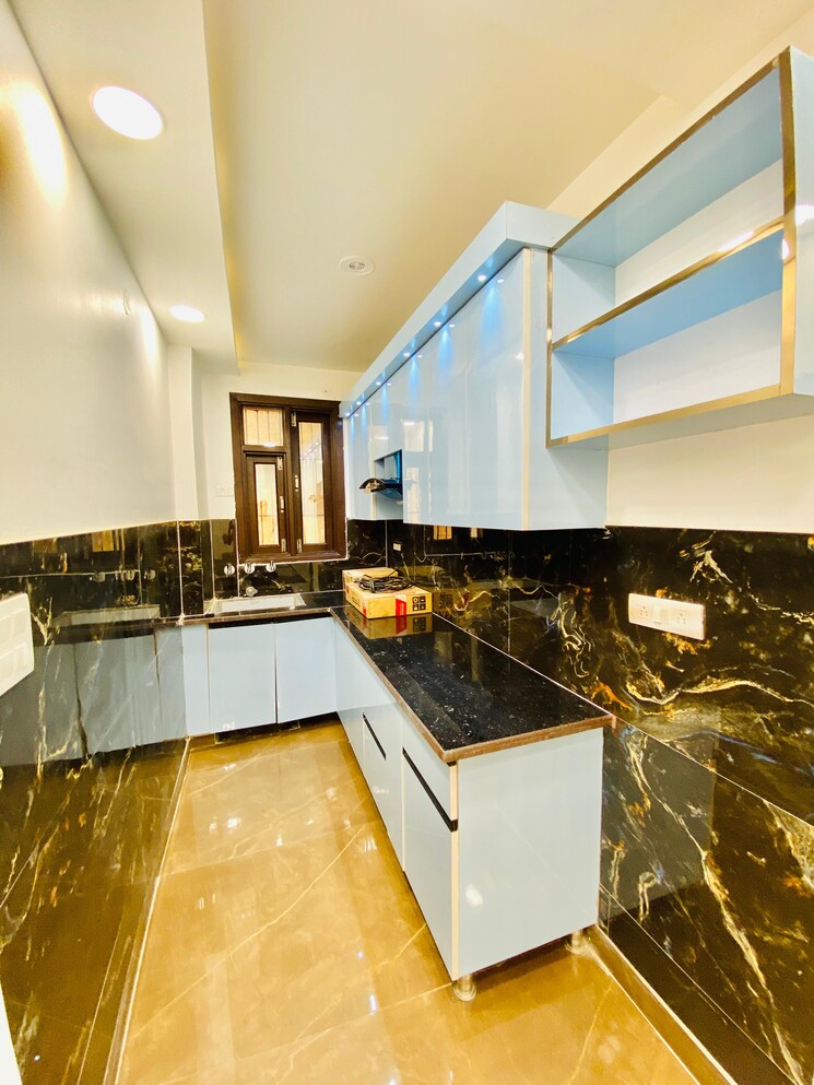 Kitchen, dwarka mor 3 Bedroom 600 Sq.Ft. Builder Floor In Dwarka Mor Delhi 7368347