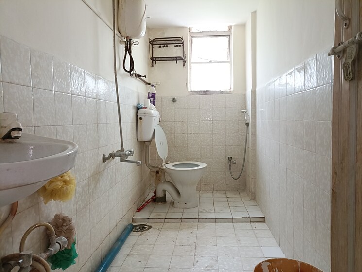 Bathroom, miaami-apartment 1 Bedroom 700 Sq.Ft. Apartment In Camp Pune 7368917