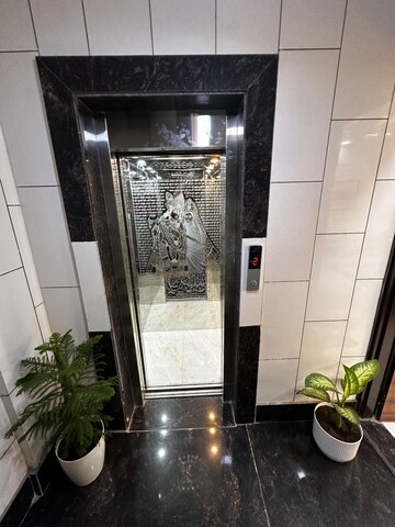 Kitchen in 3 BHK Builder Floor at Manglapuri – for Sale