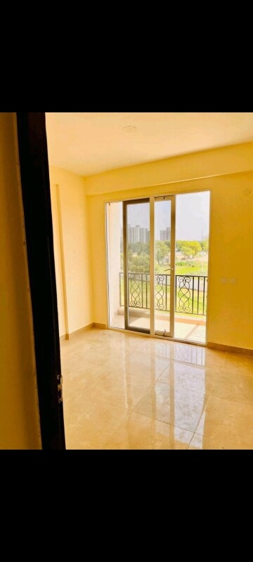 Room in 3 BHK Apartment at Signature Global Park, Sohna Sector 36 – for Sale