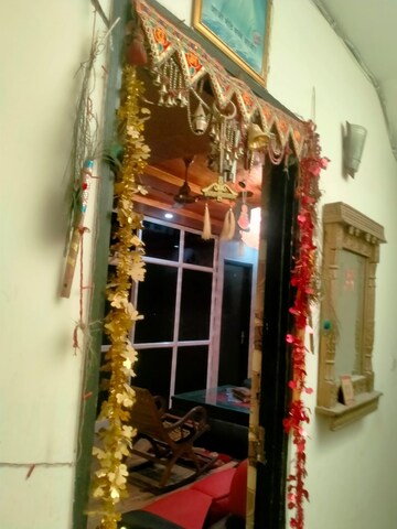 Furnished Amenities in 4 BHK Builder Floor at Sector 9 – for Sale