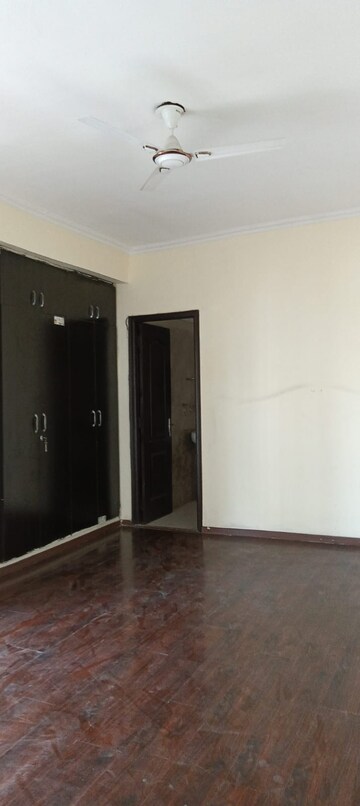 4 BHK Apartment For Sale in Supertech Emperor, Sector 93a