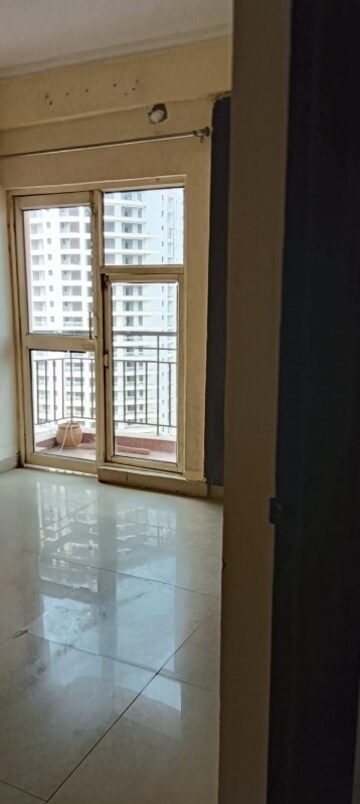 Room in 2 BHK Apartment at Supertech Ecovillage II, Sector 16b Greater Noida – for Sale