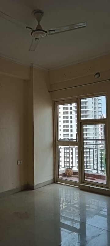 Room in 2 BHK Apartment at Supertech Ecovillage II, Sector 16b Greater Noida – for Sale