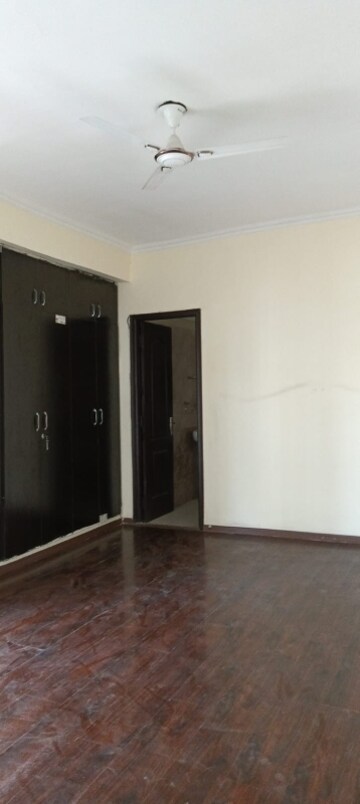 Room in 2 BHK Apartment at Supertech Ecovillage II, Sector 16b Greater Noida – for Sale