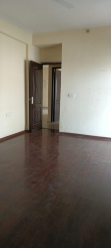 Room in 2 BHK Apartment at Supertech Ecovillage II, Sector 16b Greater Noida – for Sale