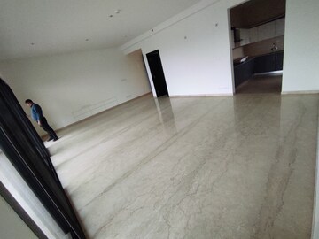 Room in 3.5 BHK Apartment at Smart World One DXP, Sector 113 – for Sale