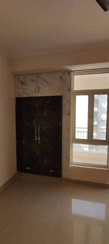 Room in 3 BHK Apartment at Saviour Green Arch, Tech Zone 4 Greater Noida – for Sale